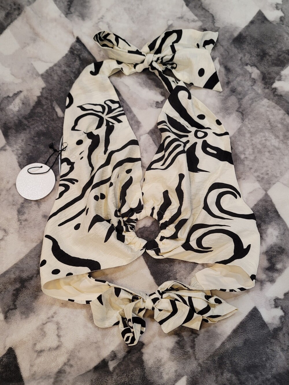 Black & Cream Halter Scarf Top - Women